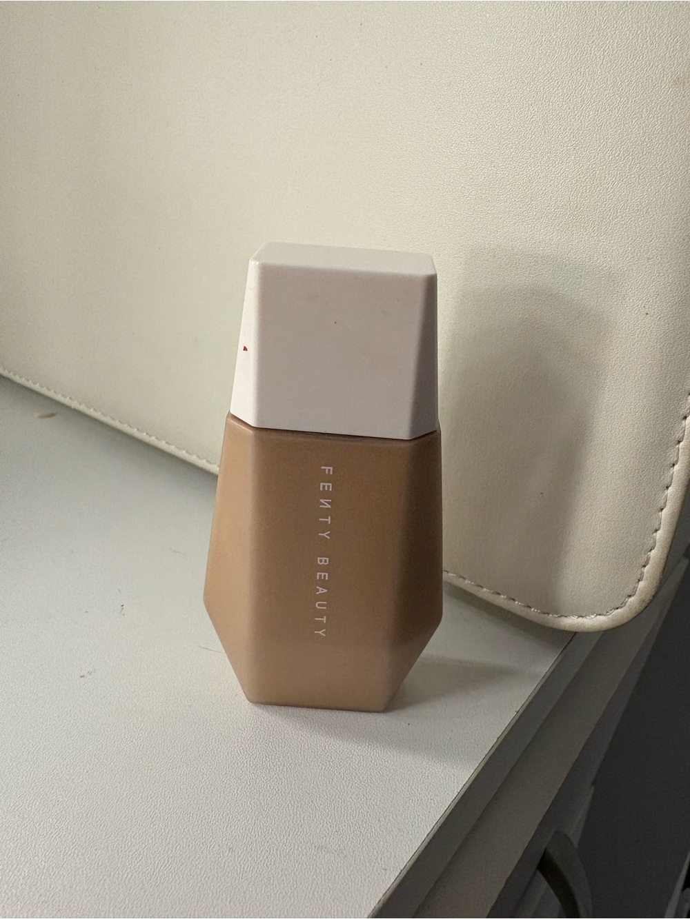 Fenty Beauty Blurring Skin Tint - Beige with White Cap